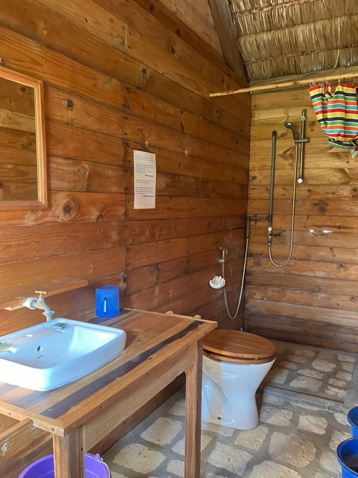 Vazaha Vezo Panzió Andavadoaka Kültér fotó